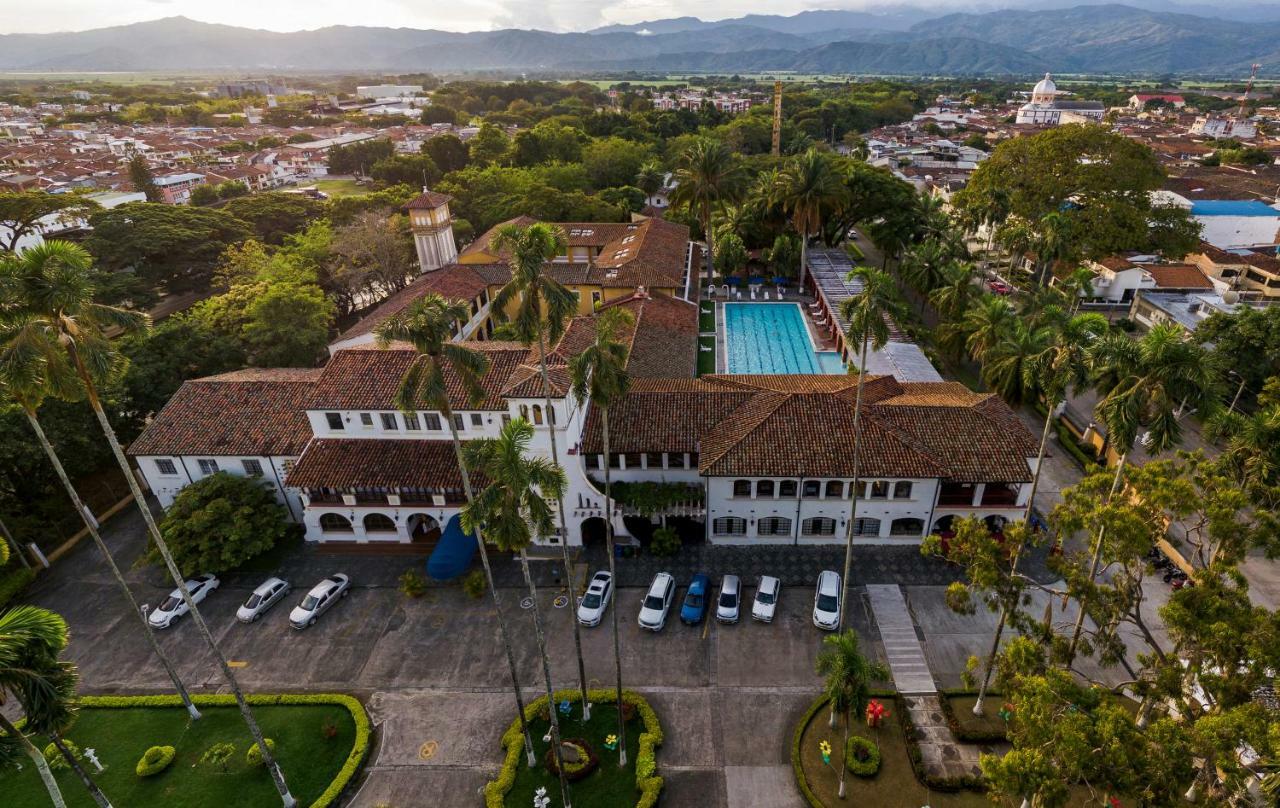 בוגה Hotel Guadalajara מראה חיצוני תמונה